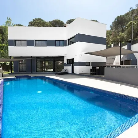 Leeloo - Location Maitikoa Lloret de Mar