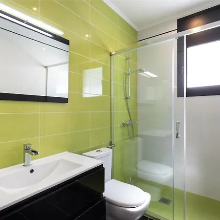 Leeloo - Location Maitikoa * Lloret de Mar